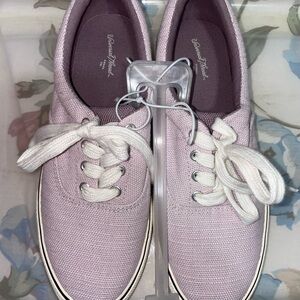 Universal Thread Purple and White Canvas Sneakers Low-Top